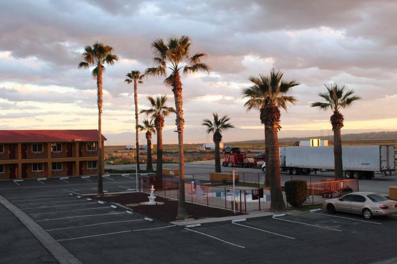 Vagabond Inn Buttonwillow I-5 Exit 253 Bakersfield Exteriér fotografie